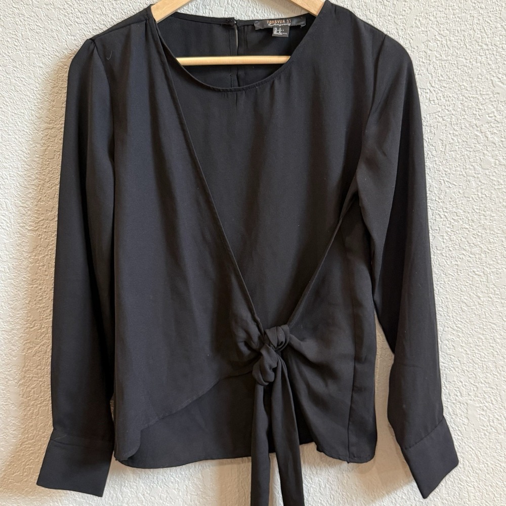 Forever 21 Contemporary Black Blouse Juniors S Wrap Tie Front 3-Button Cuff